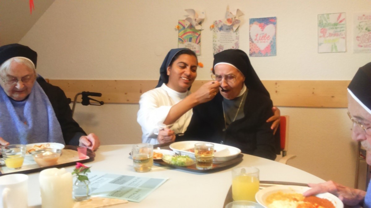 Assistance to elderly nuns