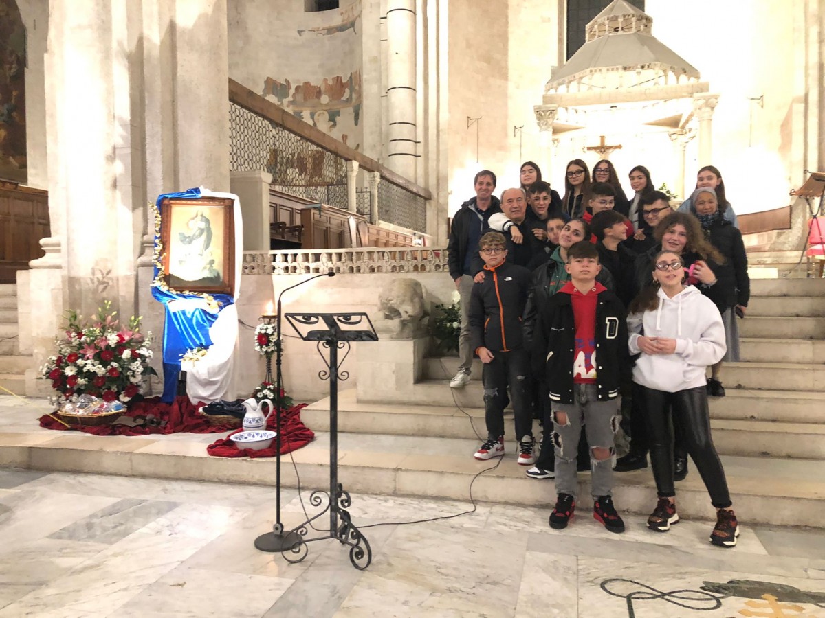 "Shalom" boys' Marian vigil animation in Cathedral 07/12/2022